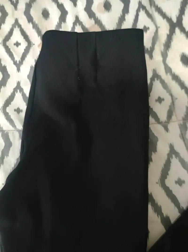 Pantalones negros con franjas rojas - 3