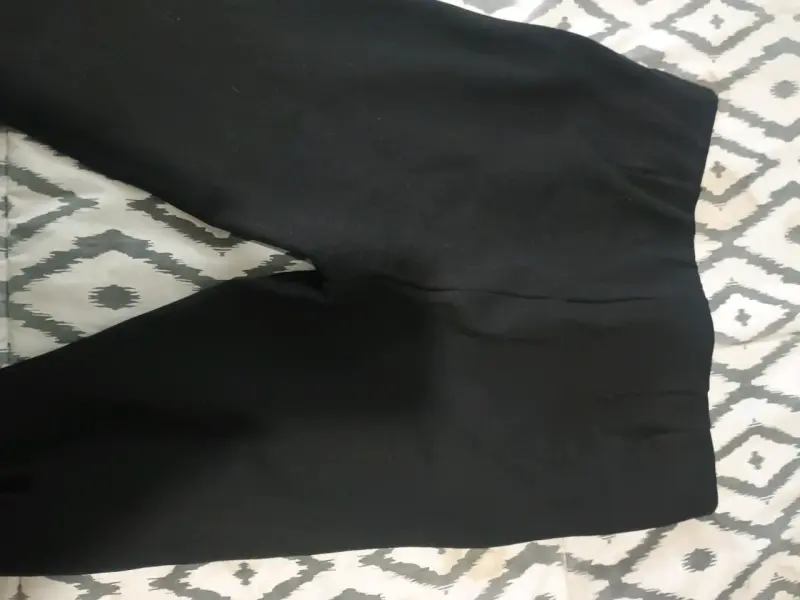 Pantalones negros con franjas rojas - 5