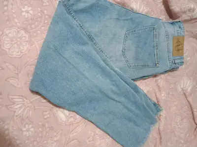 Jeans azul claro clásico - miniatura 2
