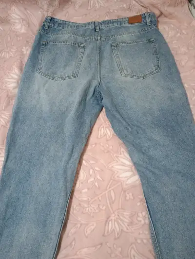 Jeans desgastados azul claro - miniatura 3