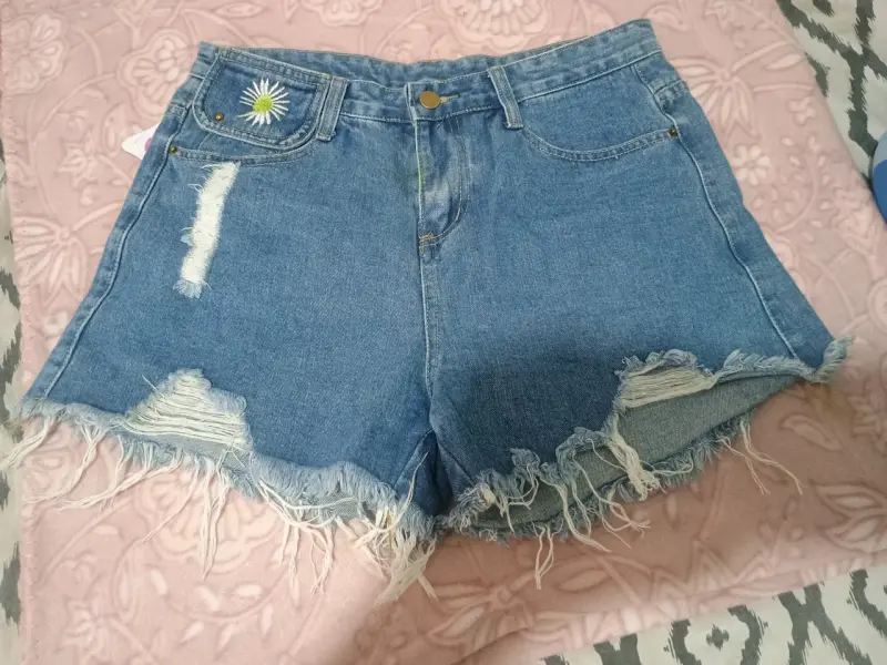 Shorts de mezclilla con bordado - 4