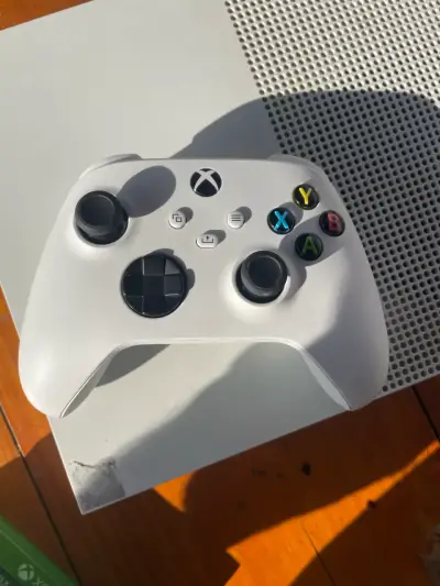 Consola Xbox One S con control - miniatura 1