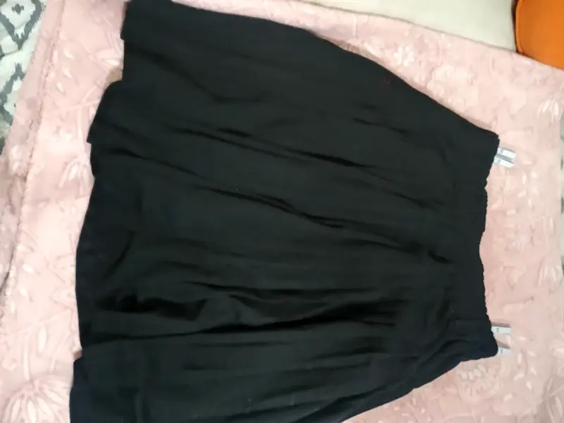 Falda negra plisada - 2