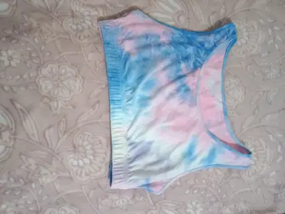 Conjunto Top deportivo tie-dye colorido y falda - miniatura 1