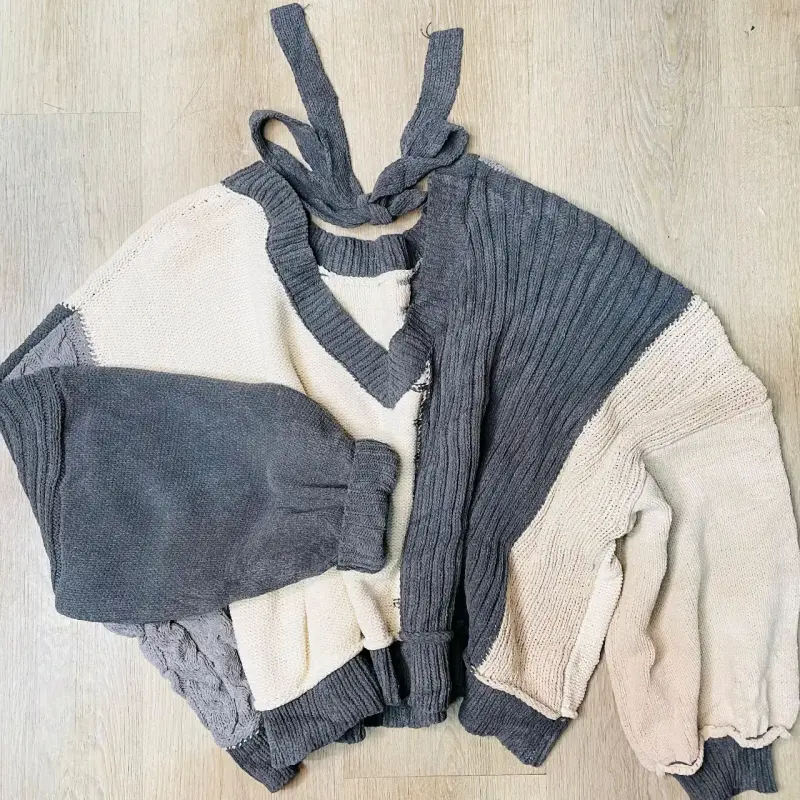 Sweater de punto bicolor