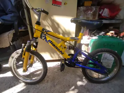 Bicicleta infantil Bianchi amarilla - miniatura 1