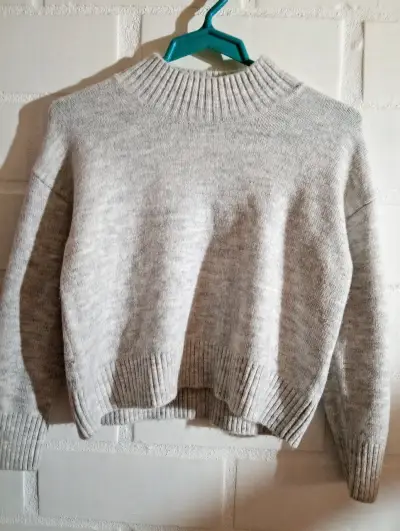 Suéter negro de cuello alto desde los $2000 - miniatura 3