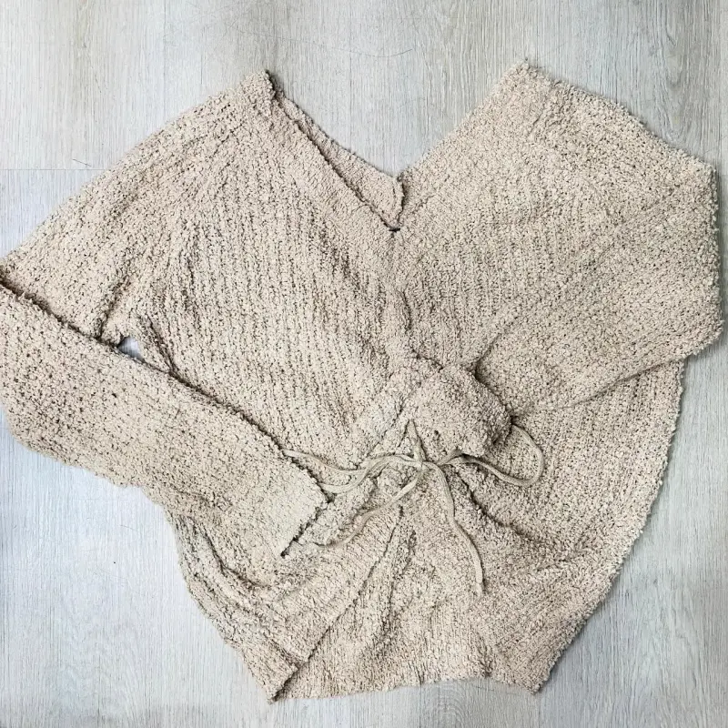 Suéter beige tejido grueso