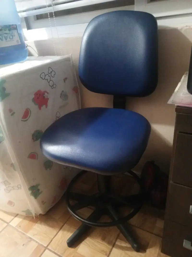 Silla de oficina azul