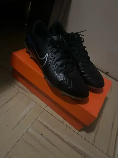 Zapatos de fútbol negros - miniatura 1