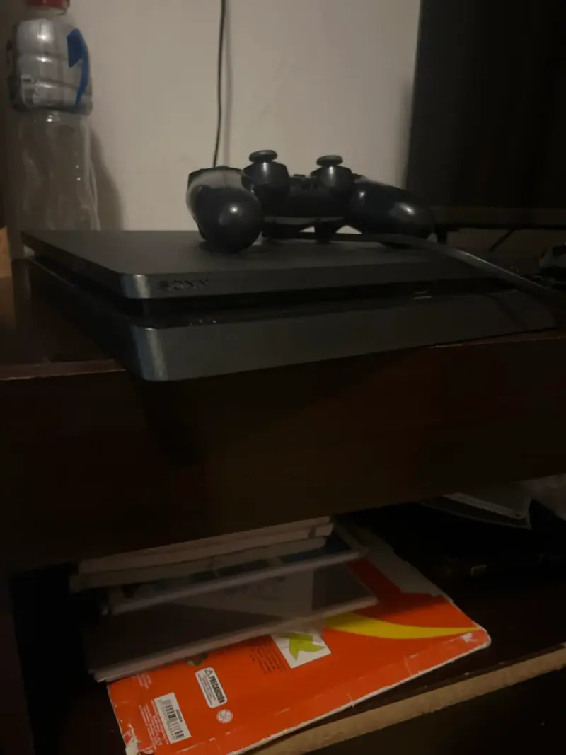 Consola de videojuegos con mando - 2