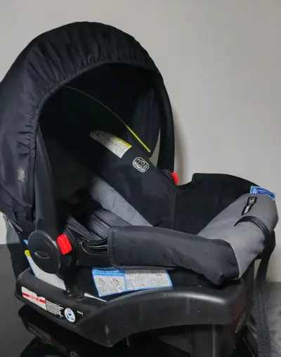 Silla de auto para bebé - miniatura 3
