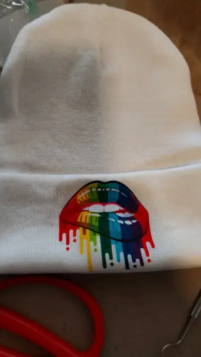 Gorro blanco con estampado colorido - miniatura 1