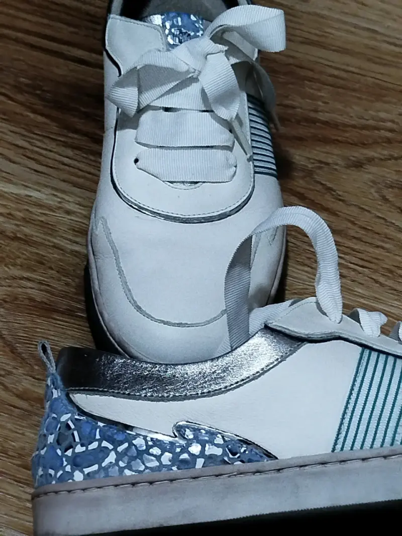 Zapatillas blancas con lazo - 4
