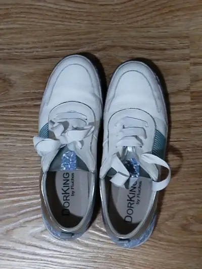 Zapatillas blancas con lazo - miniatura 5