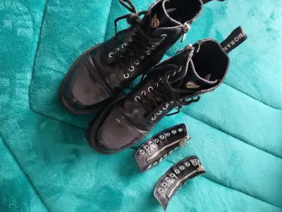 Botas negras con plataforma y apliques cmoran 37 - miniatura 4