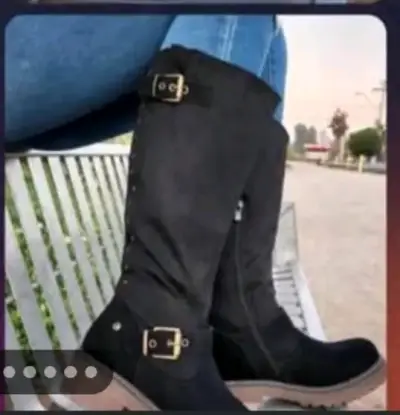 Botas negras con plataforma y apliques 36-37 - miniatura 2