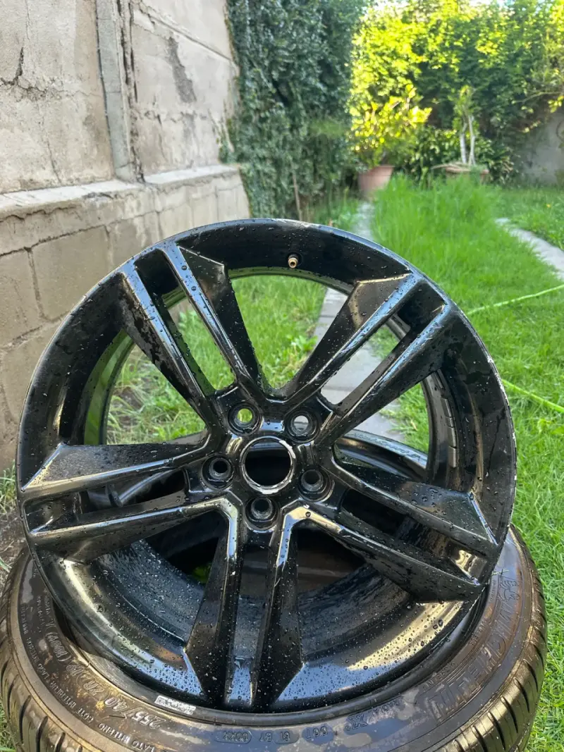 Llanta OEM Ford Mustang 5x114,3 - 2