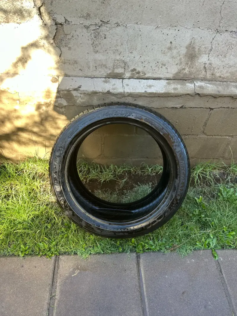 Michelin Pilot Sport 3 225/40/19 - 1