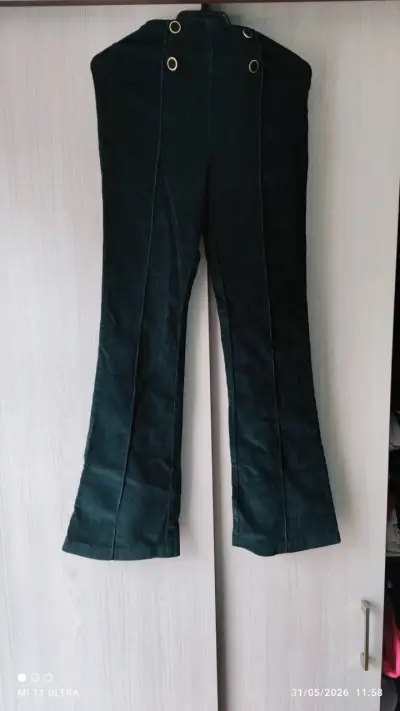 Chaqueta de mezclilla café pantalon cotelé verde. - miniatura 2