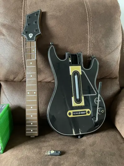 Consola Xbox One + Juegos + Guitar Hero - miniatura 4