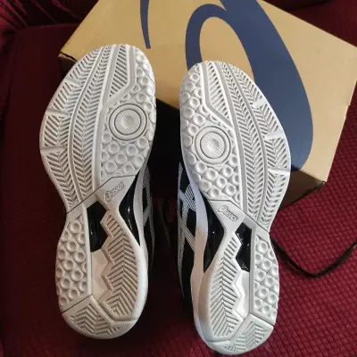 Zapatillas deportivas Asics negras - Nuevas - miniatura 3