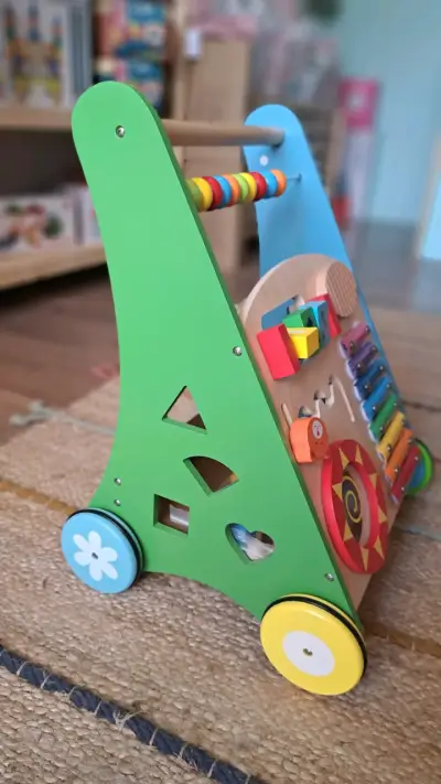 Caminador de juguete infantil - miniatura 3