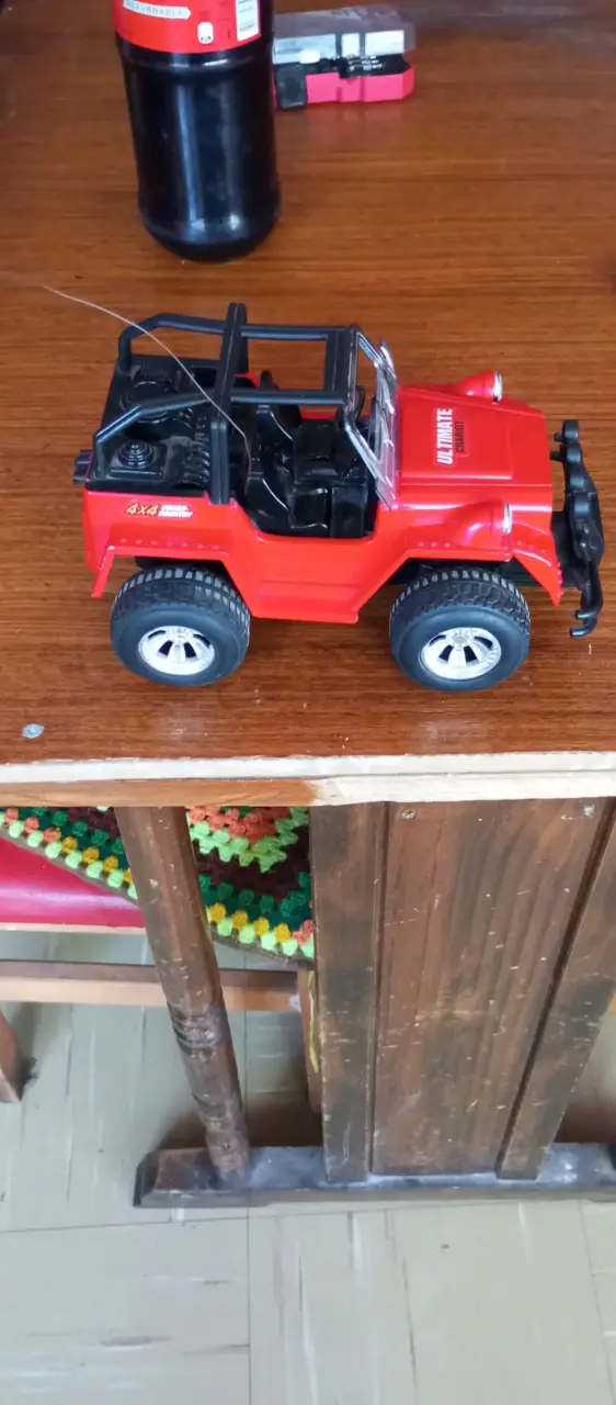 Auto a control remoto rojo - 2