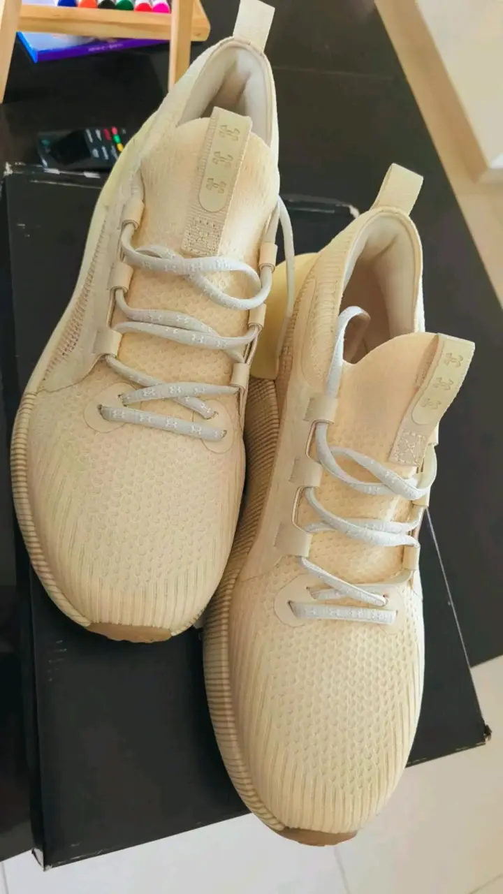 Zapatillas Under Armour beige - 2