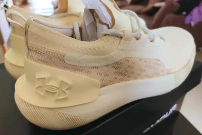 Zapatillas Under Armour beige - miniatura 3