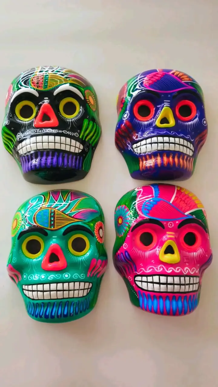 Máscaras decorativas de calavera