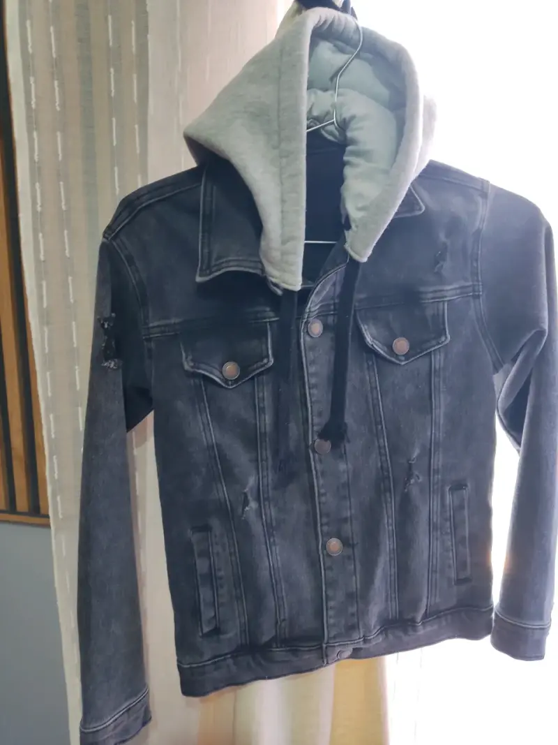 Parka negra H&M para niño talla 12 - 5