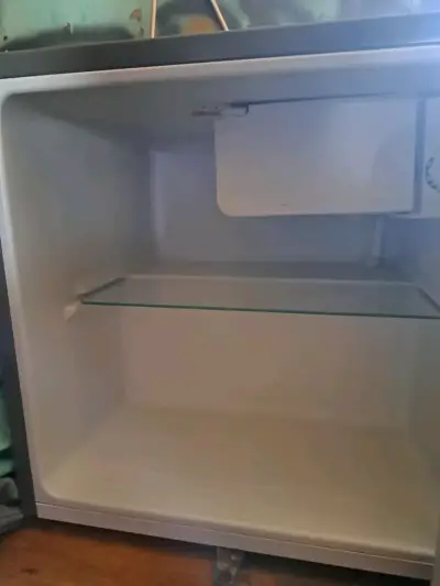 Refrigerador Mabe compacto gris - miniatura 2
