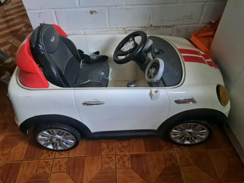 Auto eléctrico infantil Mini - 1