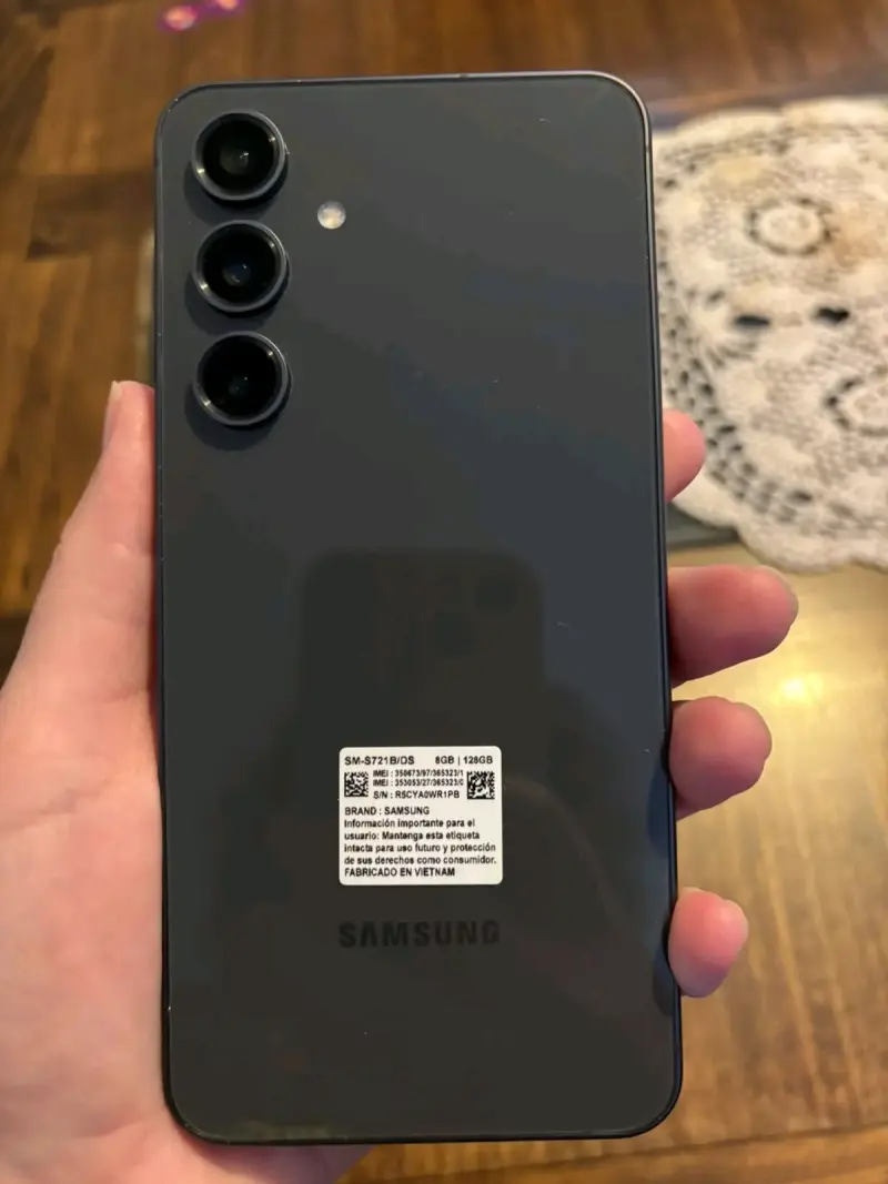 Samsung Galaxy S24 FE nuevo - 3