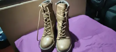 Botines de cuero color café Guess - miniatura 2