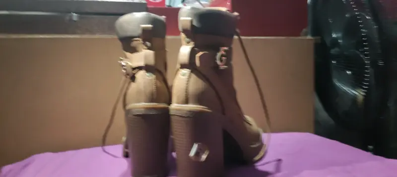 Botines de cuero color café Guess - 3