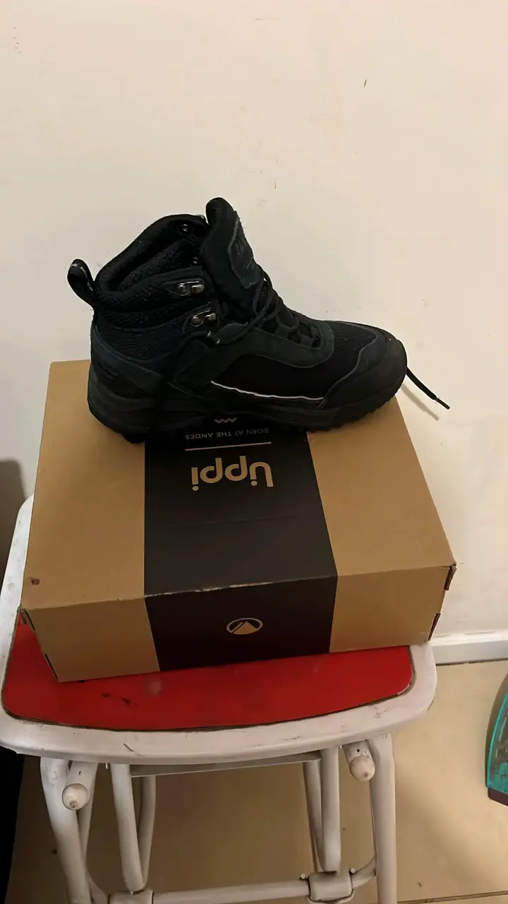 Botas negras de trekking Uppi