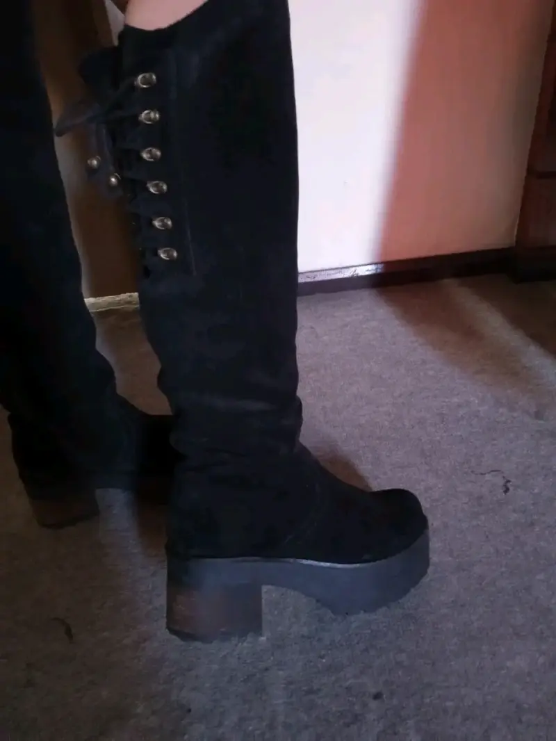 Botas negras de tacón alto - 1