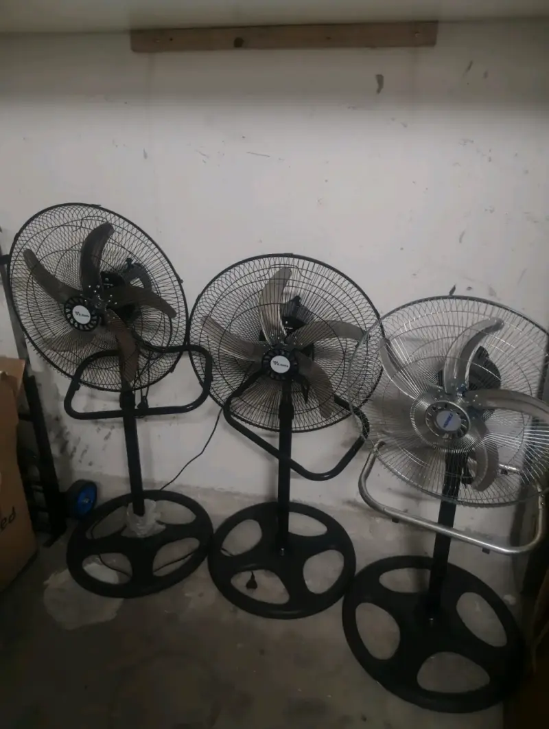 Ventiladores de pie usados - 1
