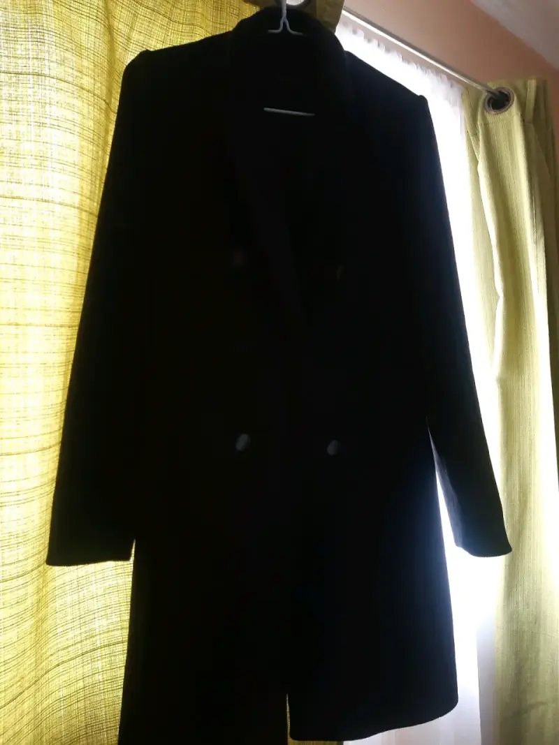 Abrigo negro elegante de tope, talla xs - 1