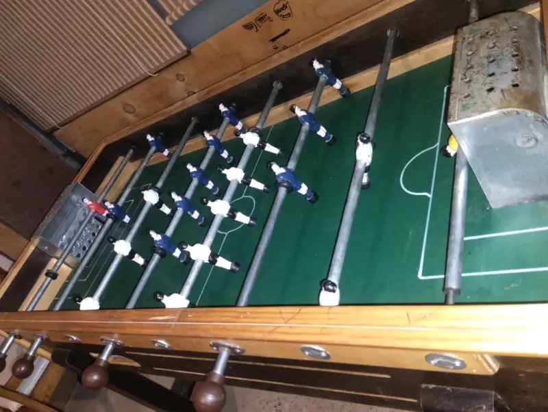Mesa de futbolito de madera de roble - 2