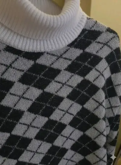 Suéter de cuadros blanco y negro - miniatura 3