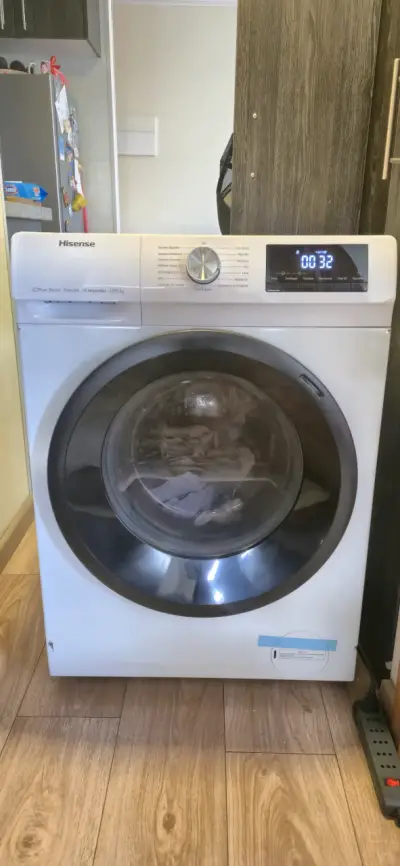 Lavadora secadora Hisense 10/6 KG - miniatura 2
