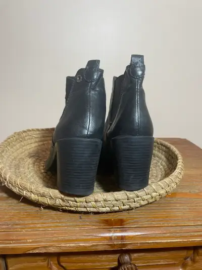 Botines negros de cuero - miniatura 2