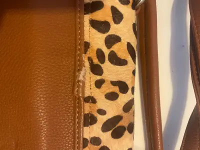Cartera marrón diseño leopardo - miniatura 4