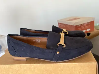 Mocasines azul marino con detalle dorado - miniatura 3