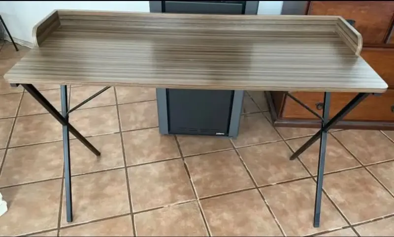 Escritorio de madera y metal - 4