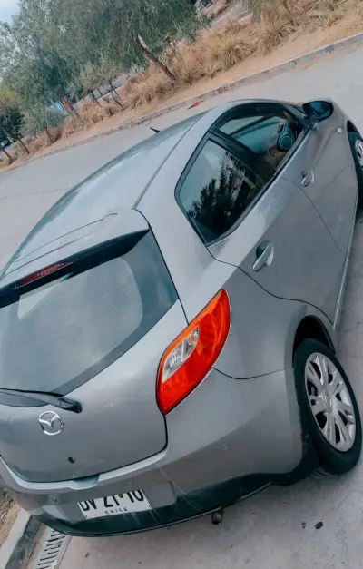Mazda 2 sport 2012 - miniatura 1