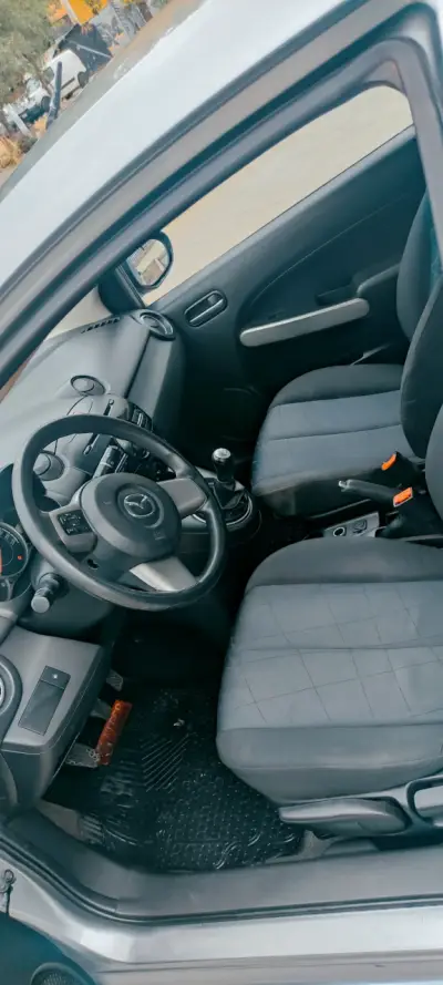Mazda 2 sport 2012 - miniatura 3
